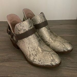 Lucky Brand Bernaeh Harness Bootie, Sz 6.5 (37)